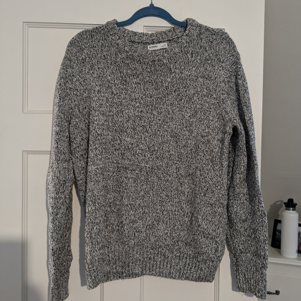 Men's knit sweater